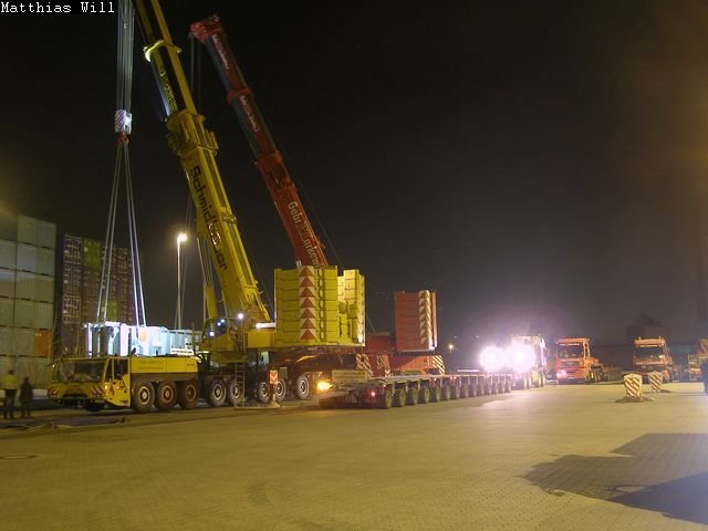 PC290136