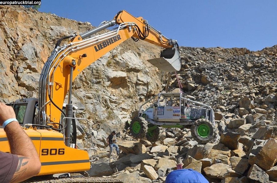 A100 (10)