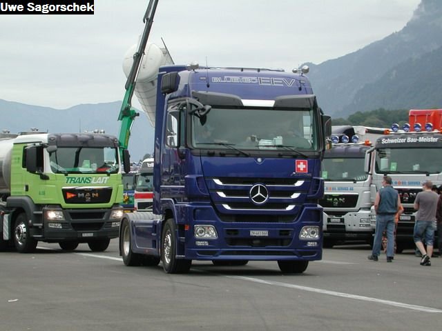 Interl 2011 205