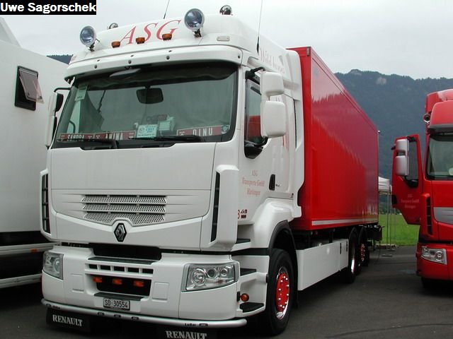 Interl 2011 246