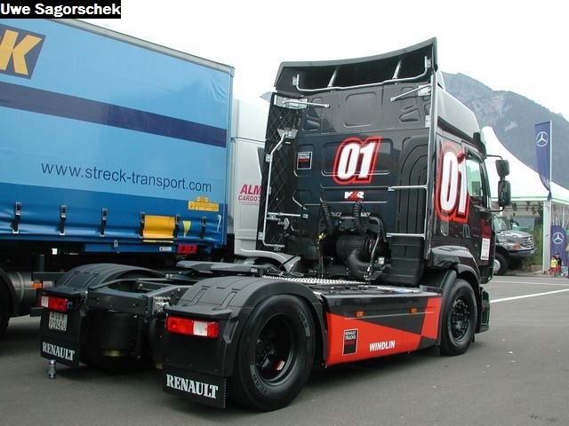 Interl 2011 272