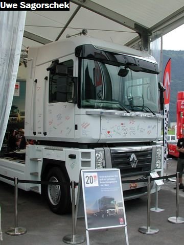 Interl 2011 284