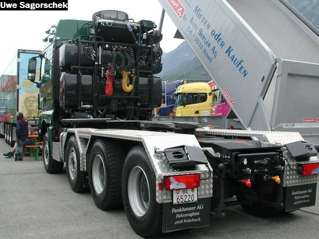 Interl 2011 305