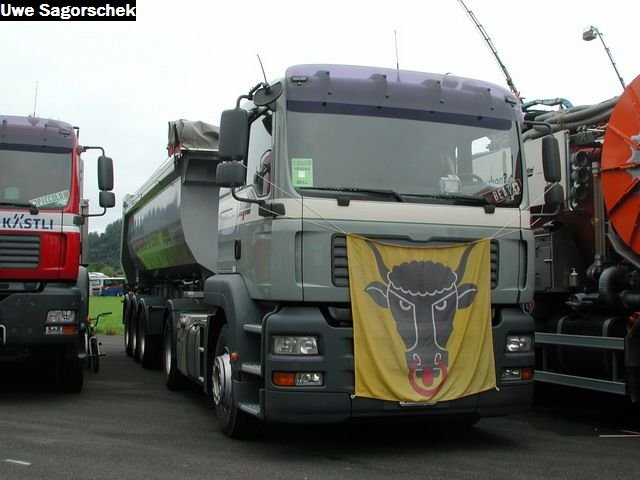Interl 2011 327