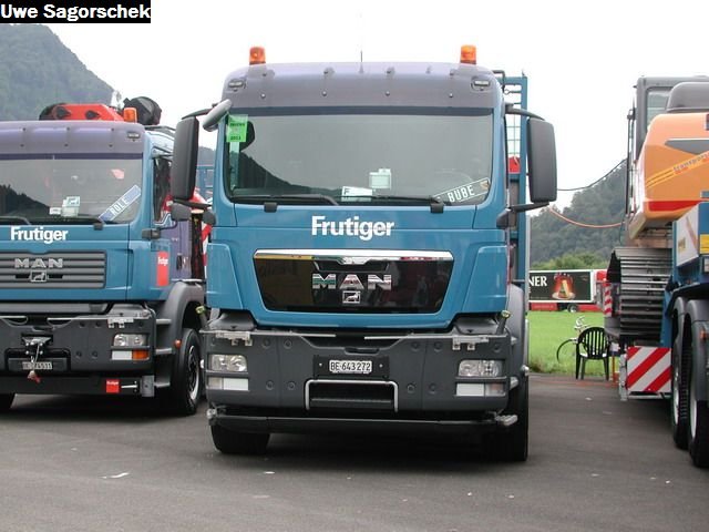 Interl 2011 330