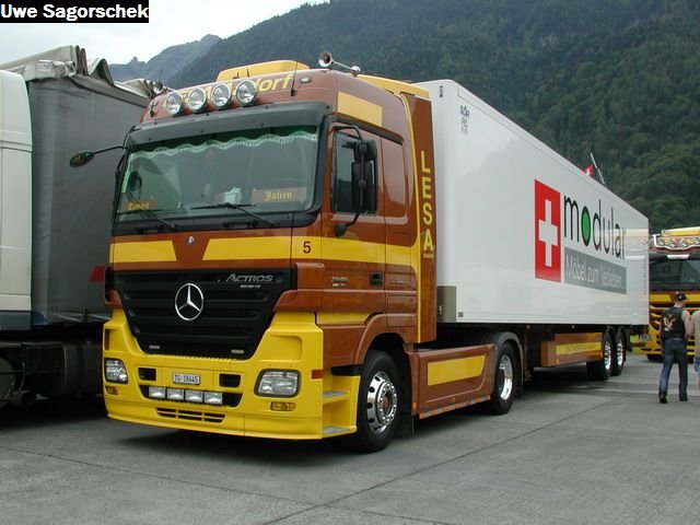 Interl 2011 438