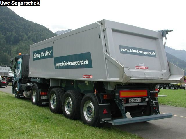 Interl 2011 549
