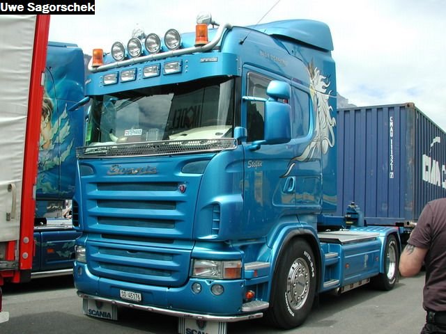 Interl 2011 697