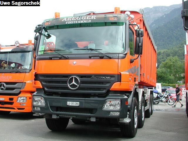 Interl 2011 737