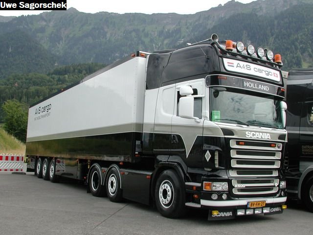 Interl 2011 745
