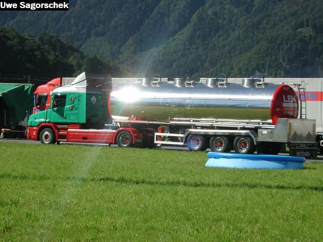 Interl 2011 1049