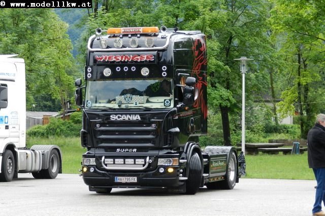 ES17