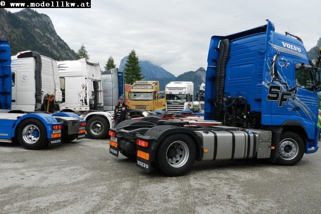 ES180