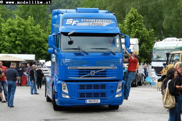ES182