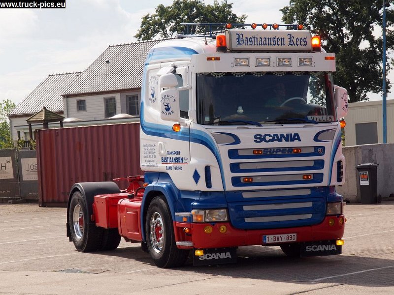 P9078235