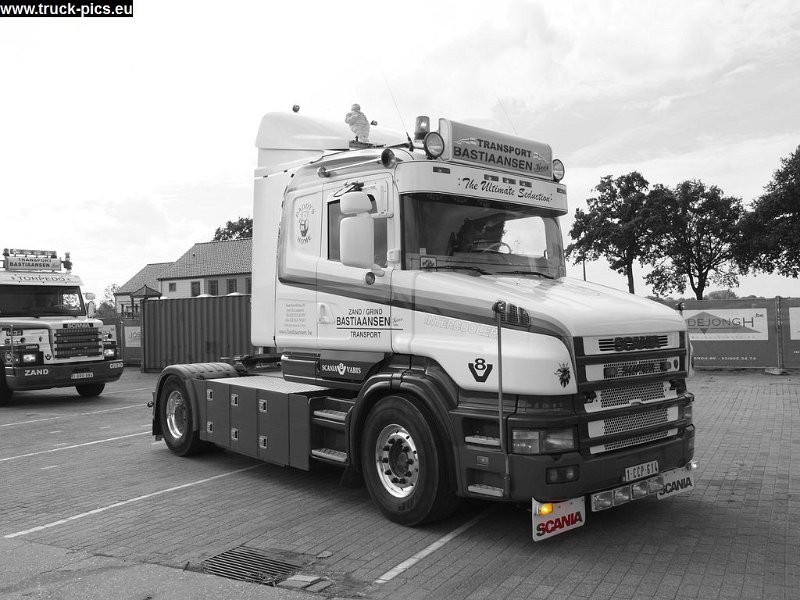 P9078242