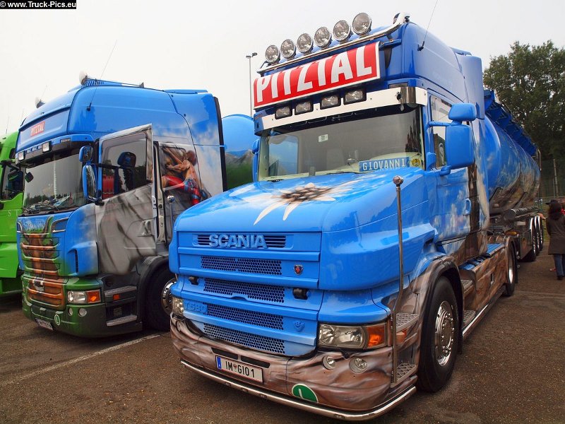 P9228885
