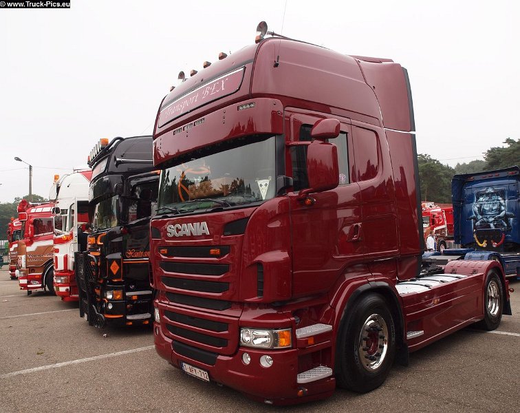 P9228946