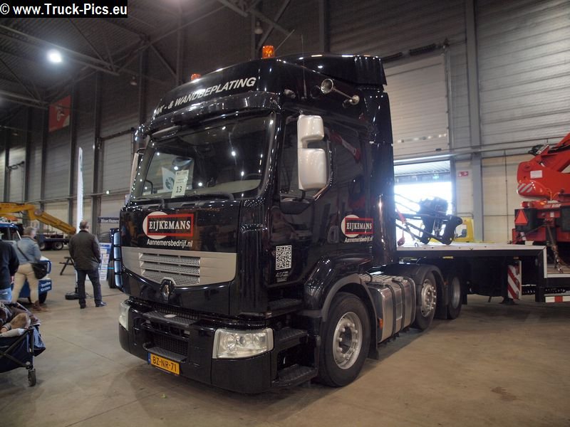 PC281003