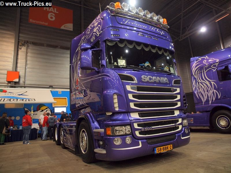 PC281021