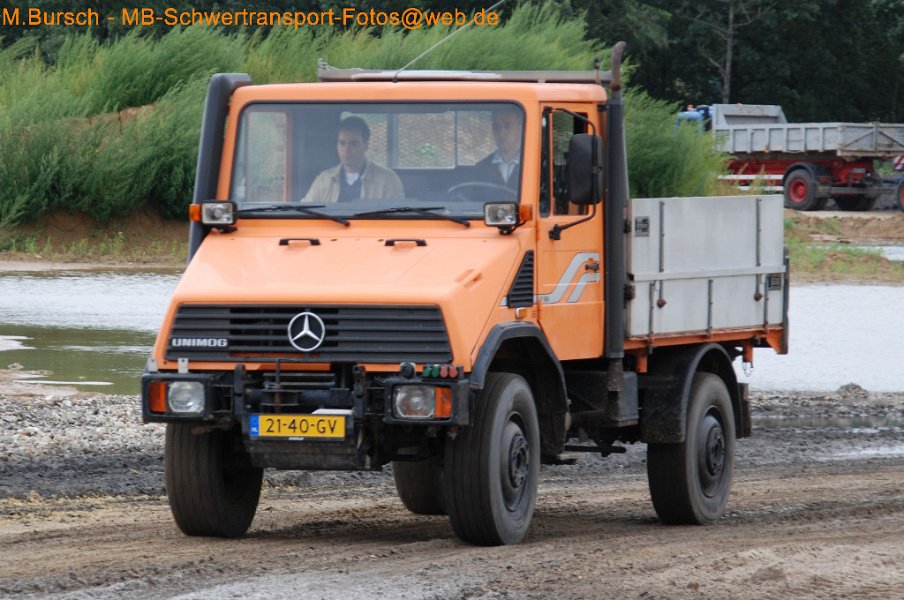 Truck in the Koel 2014-8-30 00000