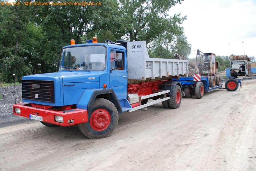 Truck in the Koel 2014-8-30 00005a