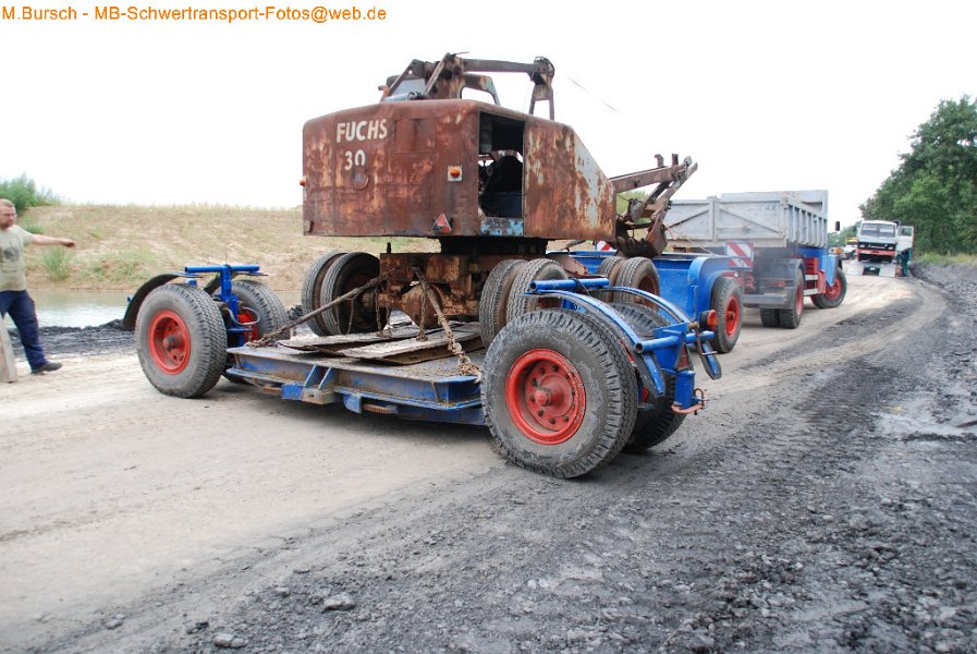 Truck in the Koel 2014-8-30 00008
