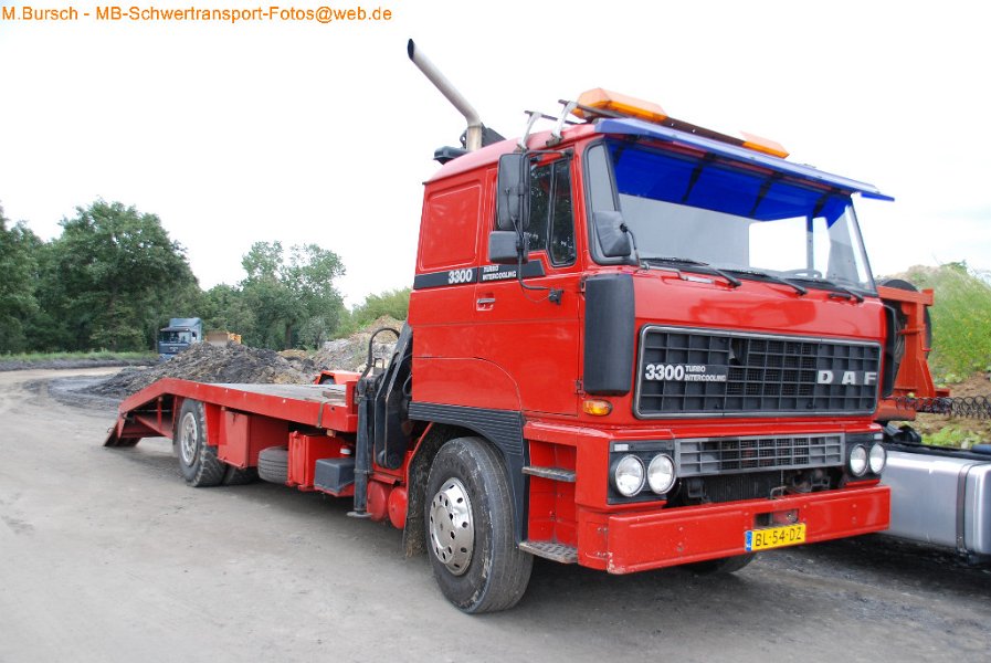 Truck in the Koel 2014-8-30 00033