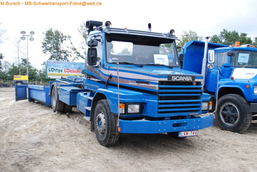 Truck in the Koel 2014-8-30 00072