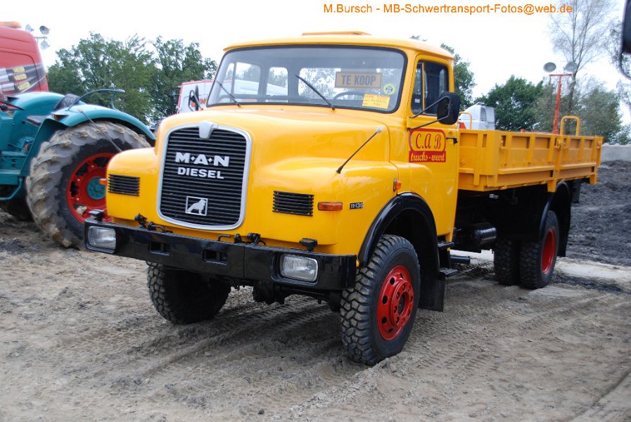 Truck in the Koel 2014-8-30 00084