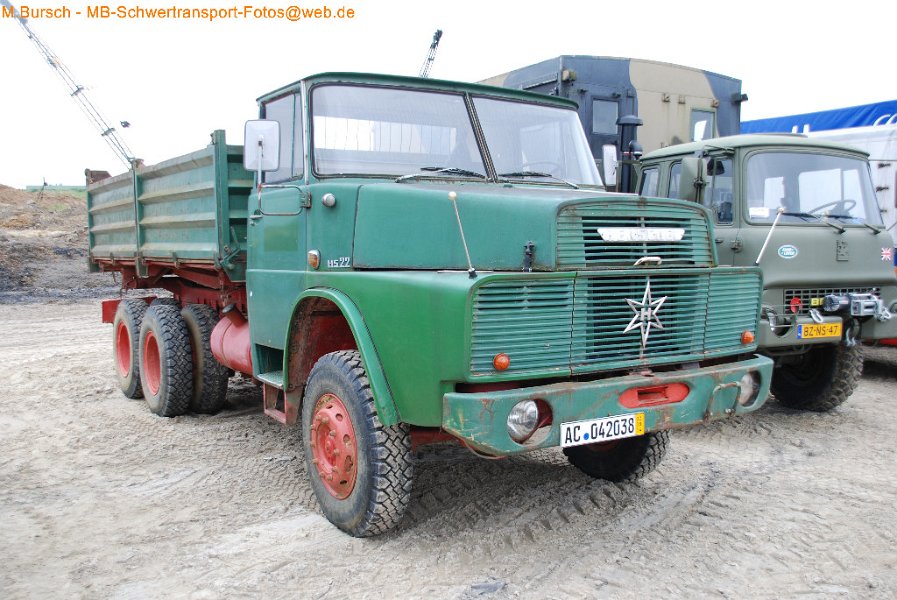 Truck in the Koel 2014-8-30 00122