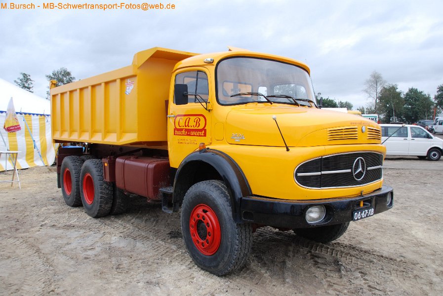 Truck in the Koel 2014-8-30 00145