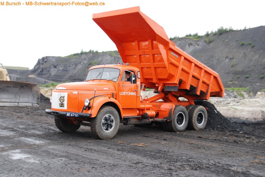 Truck in the Koel 2014-8-30 00211