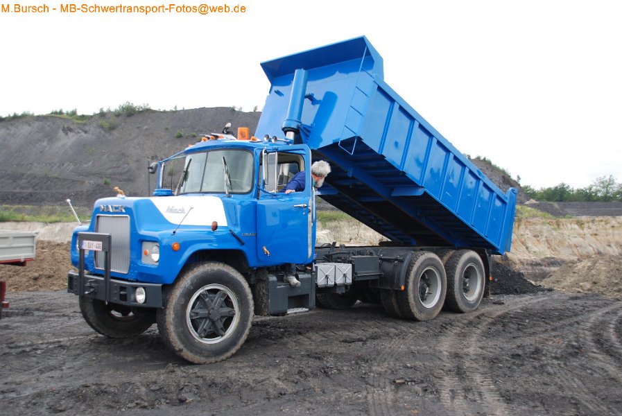 Truck in the Koel 2014-8-30 00262