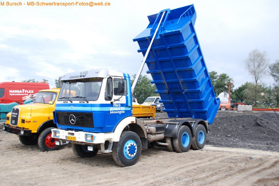 Truck in the Koel 2014-8-30 00317