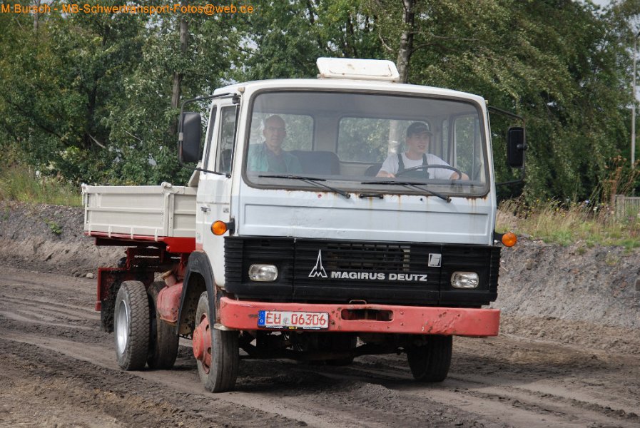 Truck in the Koel 2014-8-30 00329