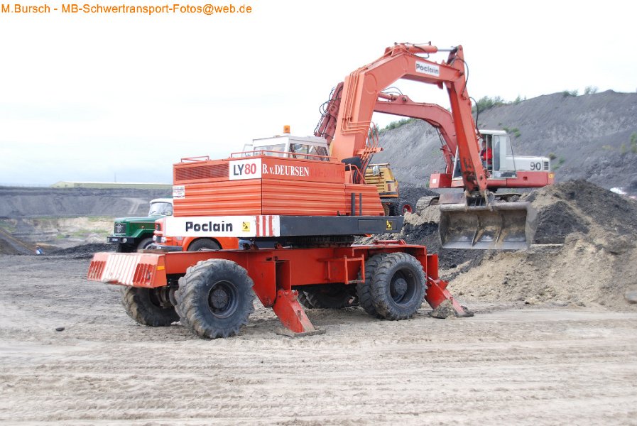 Truck in the Koel 2014-8-30 00382