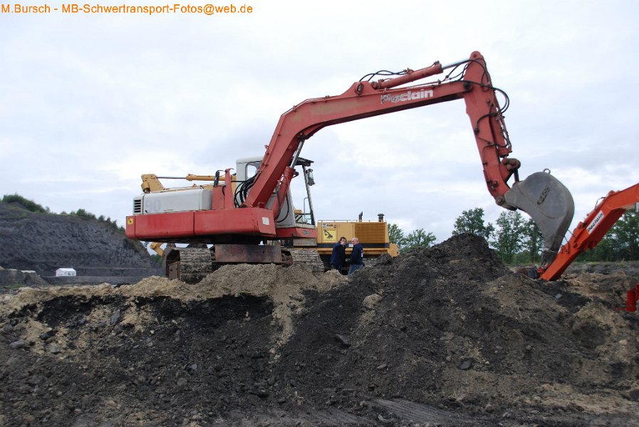 Truck in the Koel 2014-8-30 00414
