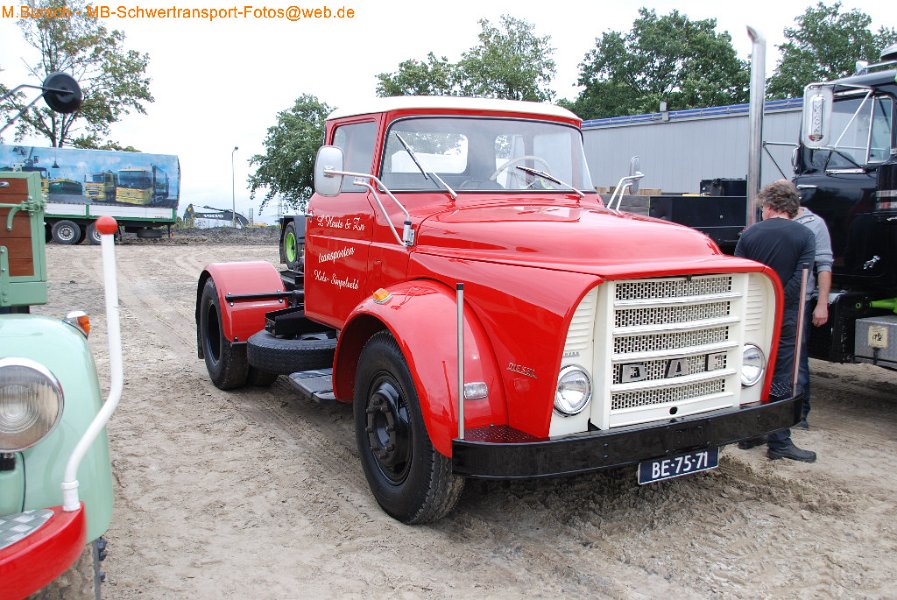 Truck in the Koel 2014-8-30 00440