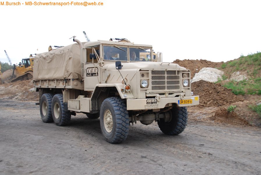 Truck in the Koel 2014-8-30 00577