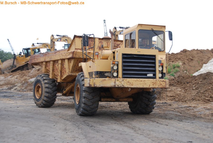 Truck in the Koel 2014-8-30 00579